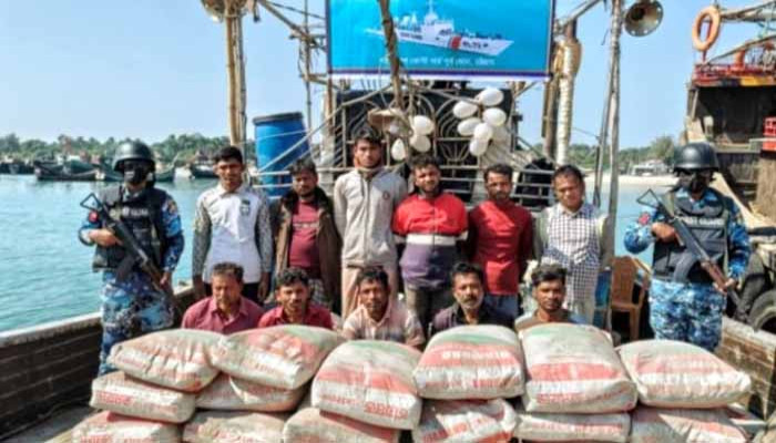 কক্সবাজারে মিয়ানমারে পাচারের উদ্দেশ্যে ৭৫০ বস্তা সিমেন্ট জব্দ, ১১ জন আটক