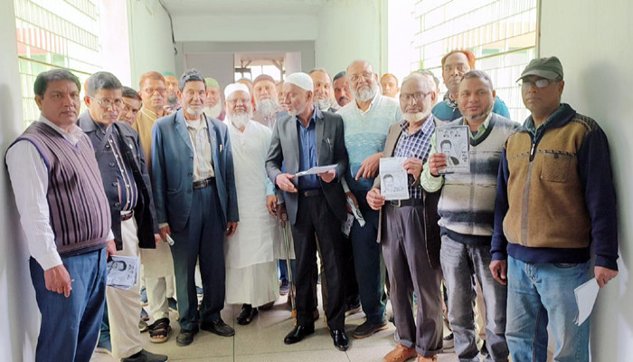 রাজশাহী-২: রেশম উন্নয়ন বোর্ডে শ্রমিকদের নিয়ে মিজানুর রহমান মিনুর ব্যাপক গণসংযোগ