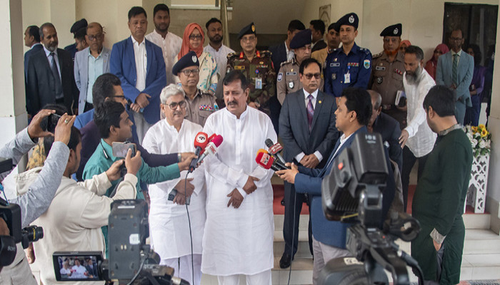 তদবির নয়, আইন অনুযায়ী দায়িত্ব পালনের আহ্বান মিজানুর রহমান মিনু’র
