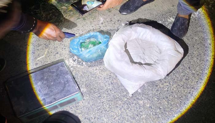 গোদাগাড়ীতে বিপুল পরিমান ককটেল তৈরির উপকরণ জব্দ