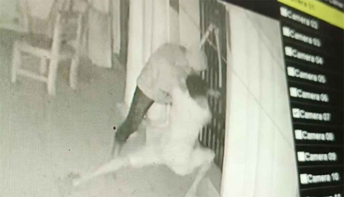 সাতক্ষীরায় গভীর রাতে মন্দির থেকে প্রতিমার স্বর্ণালংকার উধাও