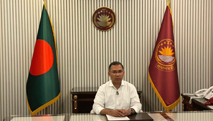 ছুটির দিনেও সচিবালয়ে অফিস করছেন প্রধানমন্ত্রী