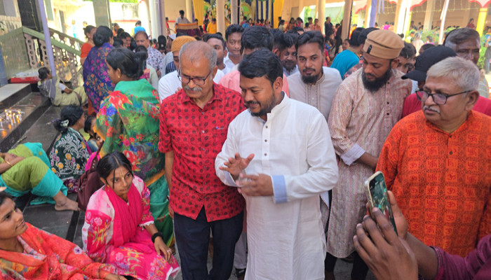 রাজশাহীতে বাসন্তী পূজা উপলক্ষে মন্দির পরিদর্শনে রাসিক প্রশাসক, উন্নয়নের আশ্বাস