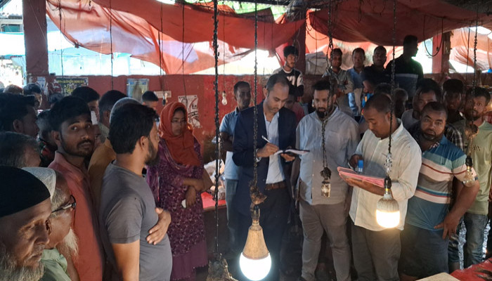 পীরগঞ্জে নিষিদ্ধ পিরানহা মাছ বিক্রির দায়ে দুই মাছ ব্যবসায়ীকে জরিমানা