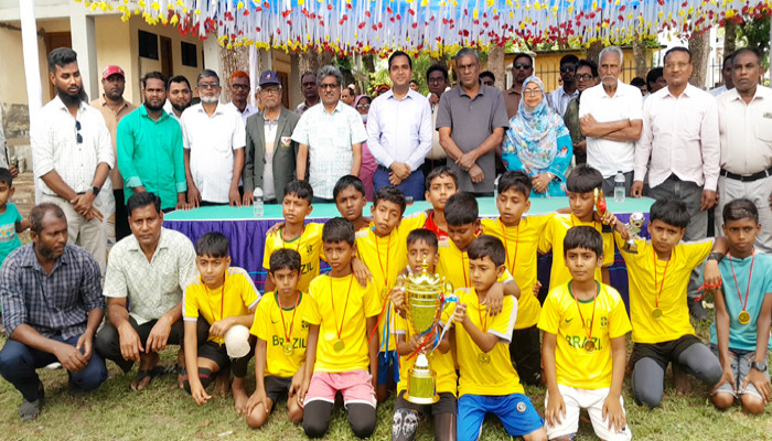 লালপুরে প্রাথমিক বিদ্যালয় গোল্ডকাপ ফুটবল টুর্নামেন্টের ফাইনাল