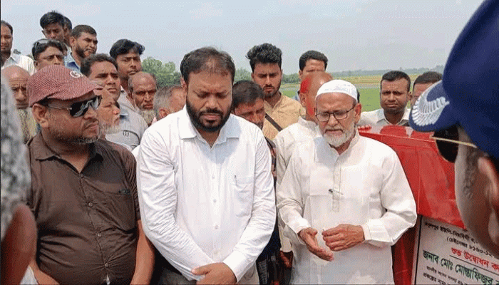 নিয়ামতপুরের দুটি সড়কের উন্নয়ন কাজের উদ্বোধন করেন মোস্তাফিজুর রহমান এমপি