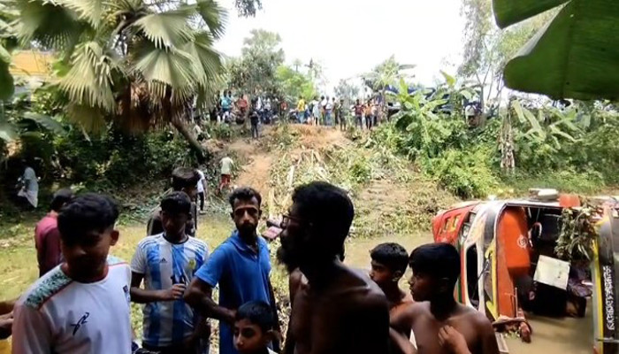 কুষ্টিয়ার খোকসায় বাস-ড্রাম ট্রাক সংঘর্ষে নিহত ৩, আহত অন্তত ২০
