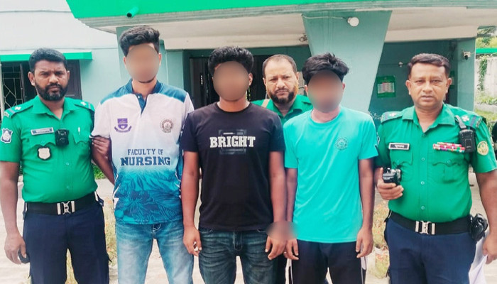 রাজশাহী নার্সিং কলেজ হোস্টেলে চোর সন্দেহে যুবককে পিটিয়ে হত্যা, গ্রেফতার ৩ শিক্ষার্থী