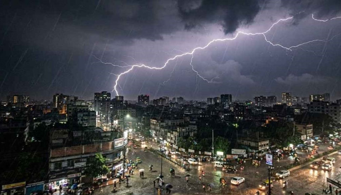 রাজশাহীসহ ১৮ অঞ্চলে রাতের মধ্যে ঝড় ও বজ্রবৃষ্টির আভাস