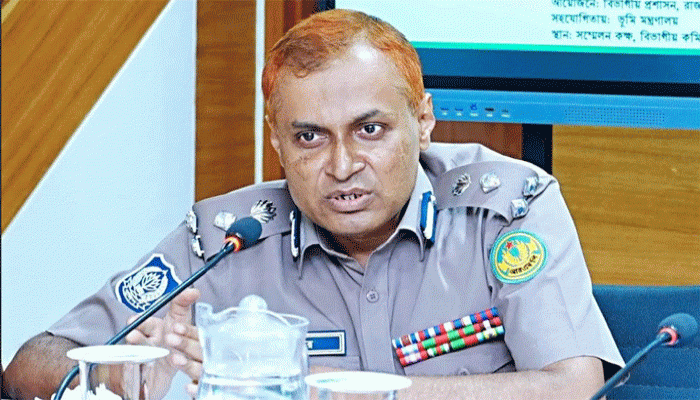 রাজশাহীতে জনবান্ধব পুলিশিং জোরদারে কমিশনার ফয়েজুল কবিরের উদ্যোগ