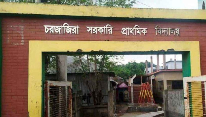 নাটোরে প্রেমের প্রস্তাব প্রত্যাখ্যান করায় ৫ম শ্রেণির ছাত্রের বিষপান