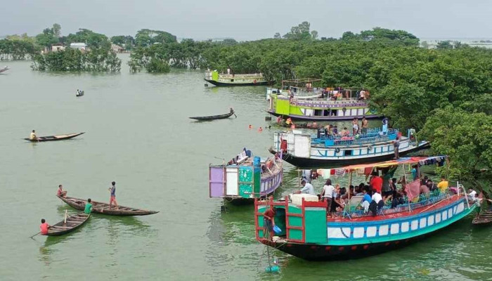 পর্যটকবাহী হাউসবোট চলাচলে সতর্কতা জারি