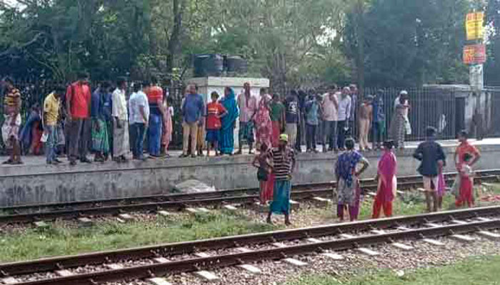 লালপুরে ট্রেনে কাটা পড়ে হকারের মৃত্যু