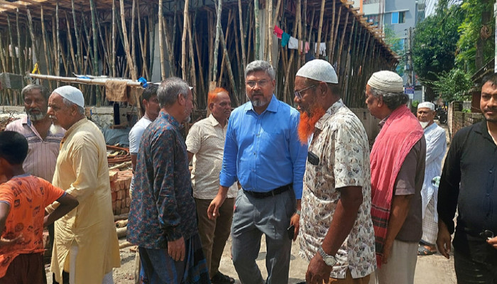 রাস্তার জায়গা দখলের অভিযোগে আরডিএ চেয়ারম্যানের সরেজমিন পরিদর্শন
