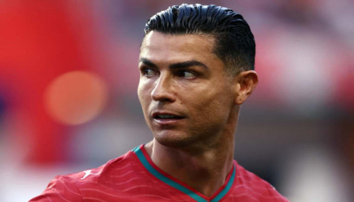 ফিফার সাহায্যে ফাইনালে মেসিরা! আবার বিতর্ক বাড়িয়ে দিলেন রোনাল্ডো