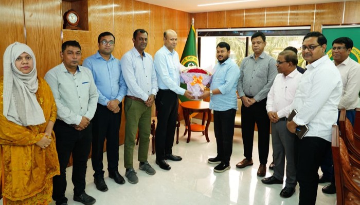 রাসিক প্রশাসকের সঙ্গে রাজশাহী ওয়াসার নতুন এমডির সৌজন্য সাক্ষাৎ