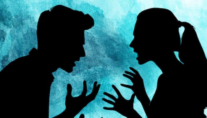 মরিয়া চেষ্টা চালাচ্ছিলেন সংসার বাঁচানোর, কিন্তু টলিপাড়ার আলোচিত যুগল নাকি এখন আলাদা থাকছেন?