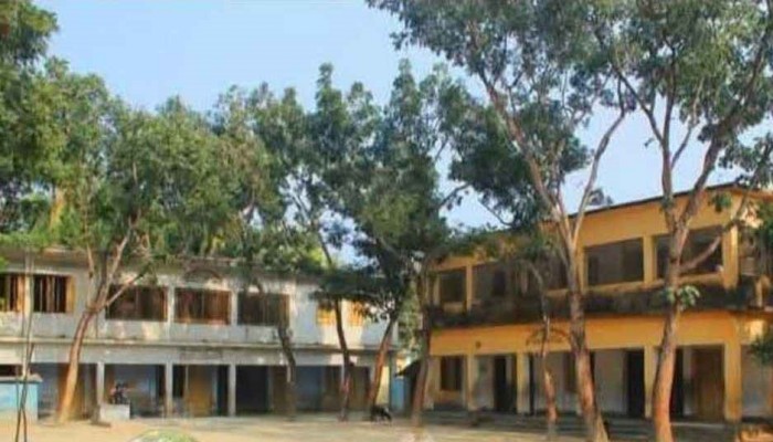 ক্লাসরুমে প্রথম শ্রেণির শিক্ষার্থীকে জুতাপেটার অভিযোগ