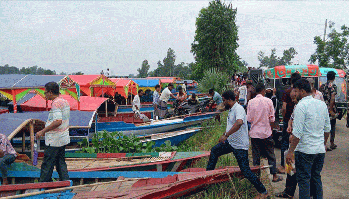 বর্ষায় প্রাণবন্ত চলনবিল: সিংড়া নৌকা ঘাটে ভ্রমণের ধুম!