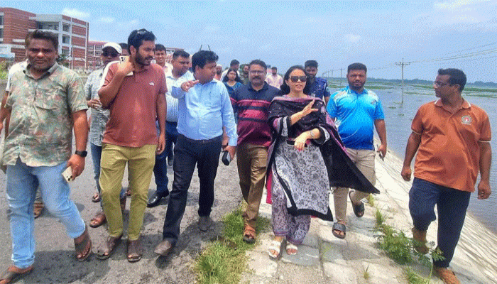 সিংড়ায় ঐতিহ্যবাহী চলনবিল নৌকা বাইচের স্থান পরিদর্শন করলেন ডিসি আসমা শাহীন