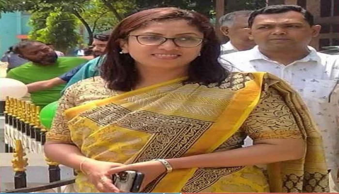 নওগাঁর মহাদেবপুরে আদালতের রায় অমান্য, ইউএনওর কাছে ব্যাখ্যা চাইলেন আদালত