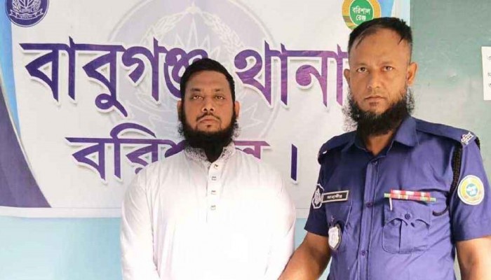 শিশুকে ঘুম থেকে তুলে পর্দার আড়ালে টেনে নিয়ে যান মাদরাসাশিক্ষক