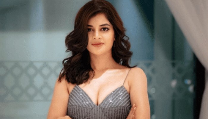 বাংলাদেশি ভক্তদের হতাশ না করার প্রতিশ্রুতি মধুমিতার