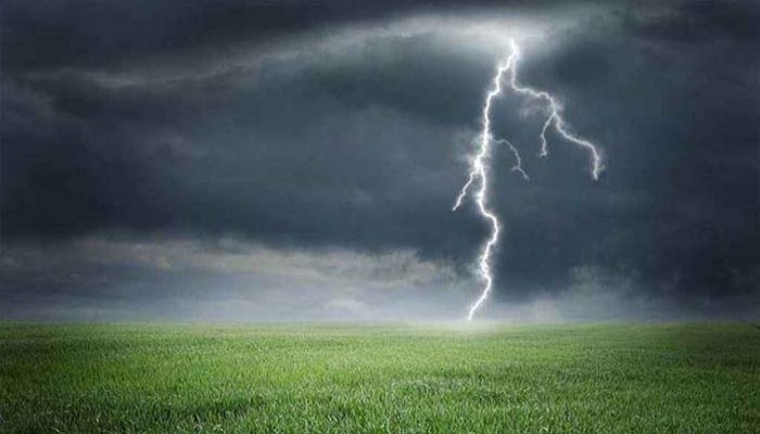 নওগাঁর ধামইরহাটে বজ্রপাতে কৃষকের মৃত্যু