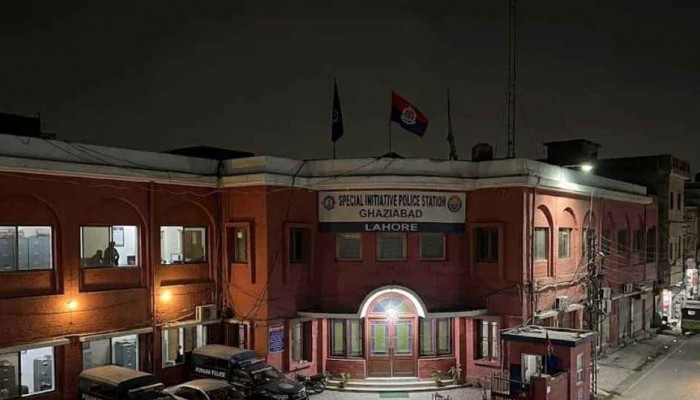 তরুণীকে ধর্ষণ, পাকিস্তানে এক থানার সব পুলিশ সদস্য বরখাস্ত