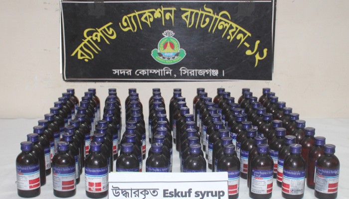 সিরাজগঞ্জে ১০৪ বোতল স্ক্যাফসহ নারী মাদক কারবারি গ্রেপ্তার