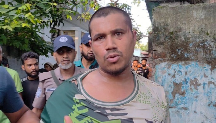মোবাইলে একাধিক নারীর গোপন ভিডিও, ব্ল্যাকমেইলের অভিযোগ