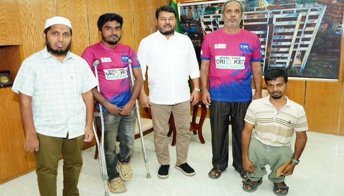 রাসিক প্রশাসকের সঙ্গে কল্পনা প্রতিবন্ধী উন্নয়ন সংস্থার নেতৃবৃন্দের সঙ্গে সৌজন্য সাক্ষাৎ