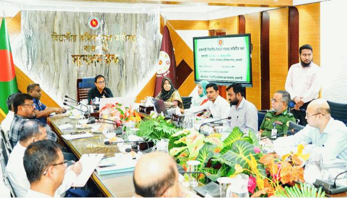 রাজশাহী বিভাগীয় উন্নয়ন কার্যক্রম দ্রুত বাস্তবায়ন ও জনসেবার মান বাড়ানোর নির্দেশ বিভাগীয় কমিশনারের