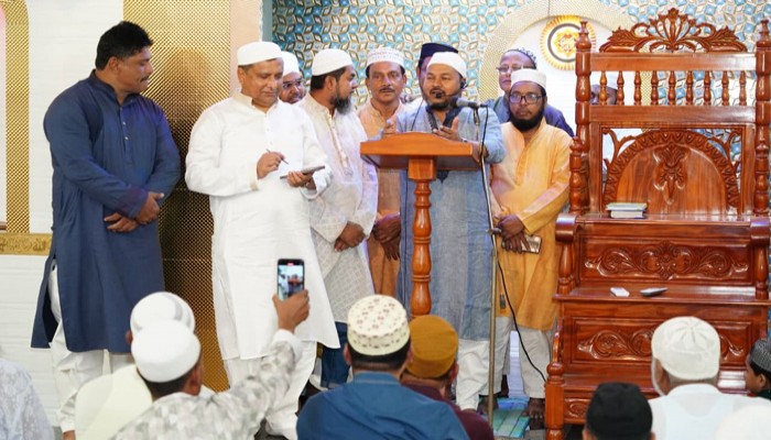 কাজলা বড় জামে মসজিদ পরিদর্শনে রাসিক প্রশাসক