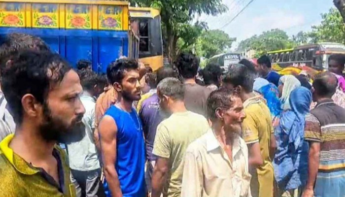নাটোরের হরিশপুরে বাসচাপায় ২ জন নিহত