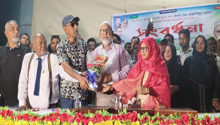 নিয়ামতপুরে এমপি মোস্তাফিজুর রহমানকে সংবর্ধনা প্রদান