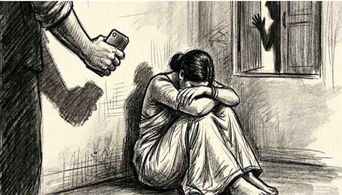 মোবাইল ‘ফেরত দেওয়ার’ কথা বলে প্রবাসীর স্ত্রীকে বাড়িতে ডেকে নেন মাসুদ, অতঃপর...