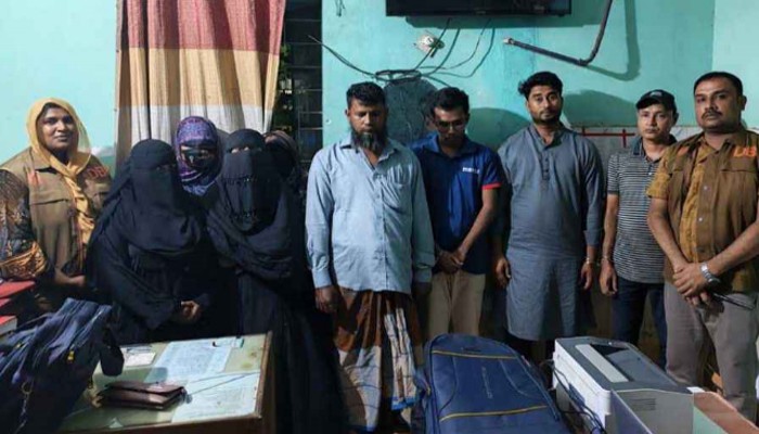 দুই আবাসিক হোটেলে হঠাৎ অভিযান, ৮ নারী-পুরুষ ধরা