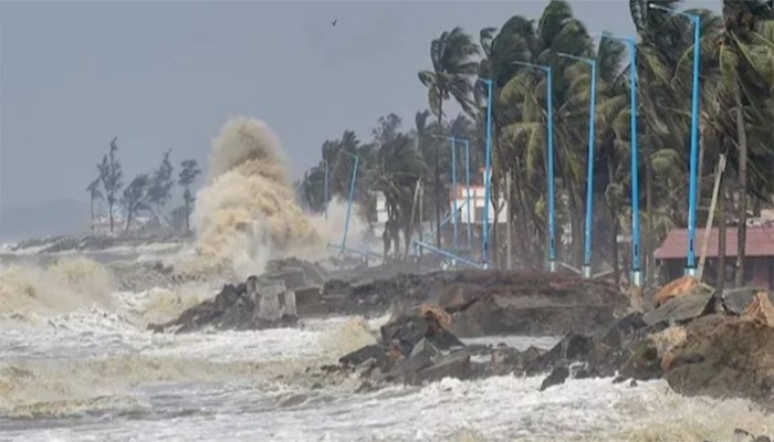 ৪৮ ঘণ্টার মধ্যে লঘুচাপের আশঙ্কা, টানা পাঁচ দিন হতে পারে ভারী বৃষ্টি