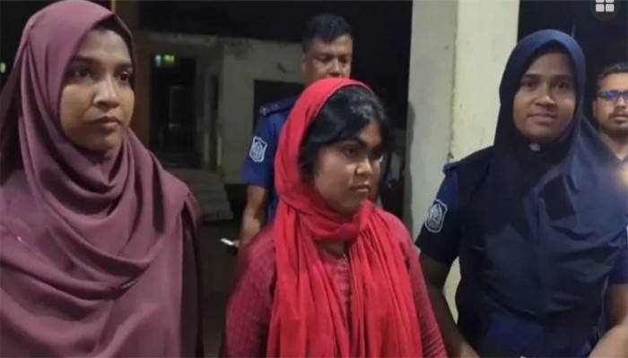 ‘ফ্যামিলি কার্ড’ দেওয়ার কথা বলে টাকা নেওয়ার অভিযোগে এনসিপি নেত্রী আটক