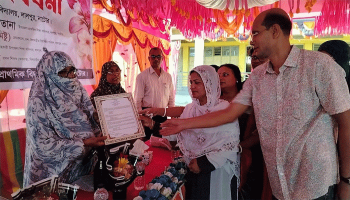 শিক্ষকতা জীবনের ইতি, ভালোবাসায় সিক্ত ঝর্ণা ইয়াসমিনের বিদায়