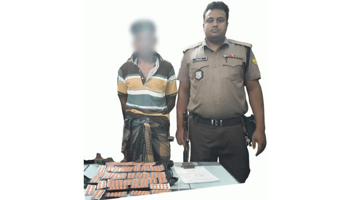 মতিহারে বিপুল পরিমাণ ট্যাপেন্টাডল ট্যাবলেট সহ মাদক কারবারী সুজন গ্রেপ্তার
