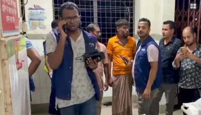 কুমিল্লায় ফুফু-ভাতিজাকে কুপিয়ে হত্যা