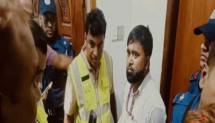 নাটোরে শিশুর আঙুল কাটার অভিযোগ, কনস্টেবল ও তার স্ত্রী গ্রেপ্তার