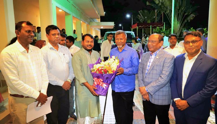 জনপ্রশাসন ও খাদ্য মন্ত্রণালয়ের প্রতিমন্ত্রীর সঙ্গে রাসিক প্রশাসকের সৌজন্য সাক্ষাৎ