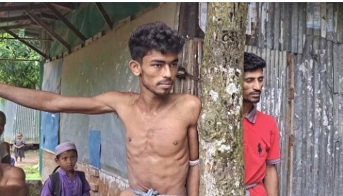 গাছে বেঁধে ২ মাদক কারবারিকে বেধড়ক পিটুনি