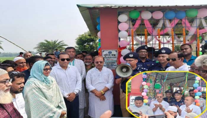 নওগাঁ-নাটোর মহাসড়কে দু’টি পুলিশ বক্স উদ্বোধন করলেন এমপি রেজু