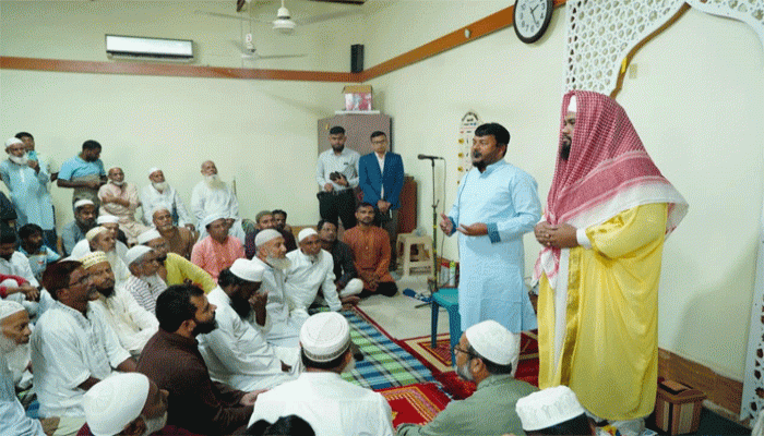 নগরীর ১২৮ বছরের ঐতিহ্যবাহী মীরেরচক জামে মসজিদের নির্মাণাধীন নতুন ভবন বিষয়ে মতবিনিময় সভা
