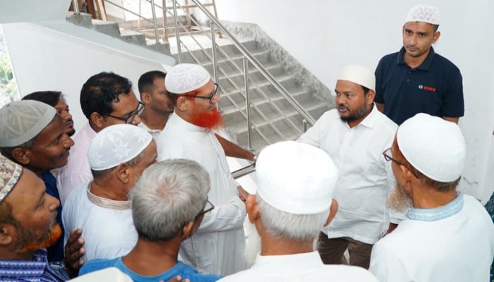 ​বহরমপুর বায়তুল মামুর মসজিদের অসমাপ্ত কাজ শেষ করতে সহযোগিতার আশ্বাস রাসিক প্রশাসকের