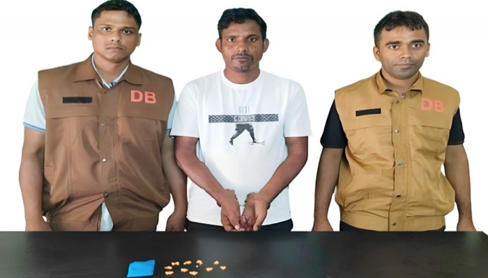 রাজশাহীতে ৫০ পিস ইয়াবাসহ মাদক ব্যবসায়ী গ্রেপ্তার